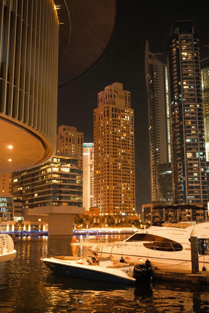 Dubai travel budget for 7 days cost breakdown including hotel, food, transport and attractions Budget planning guide showing estimated 7 day Dubai trip expenses in AED