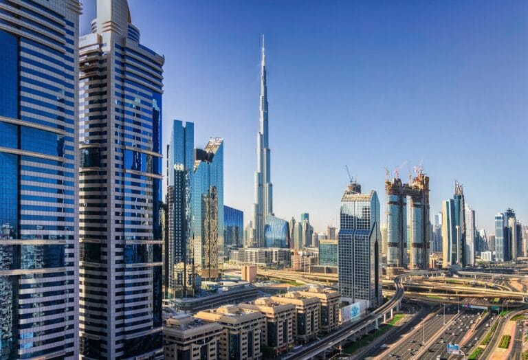 Dubai Marina vs Downtown Dubai: Where Should You Stay?